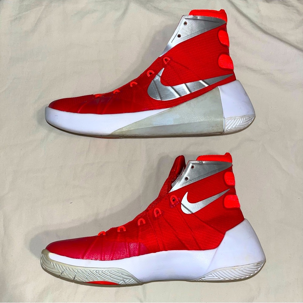 Nike | Women’s HyperDunks 2015